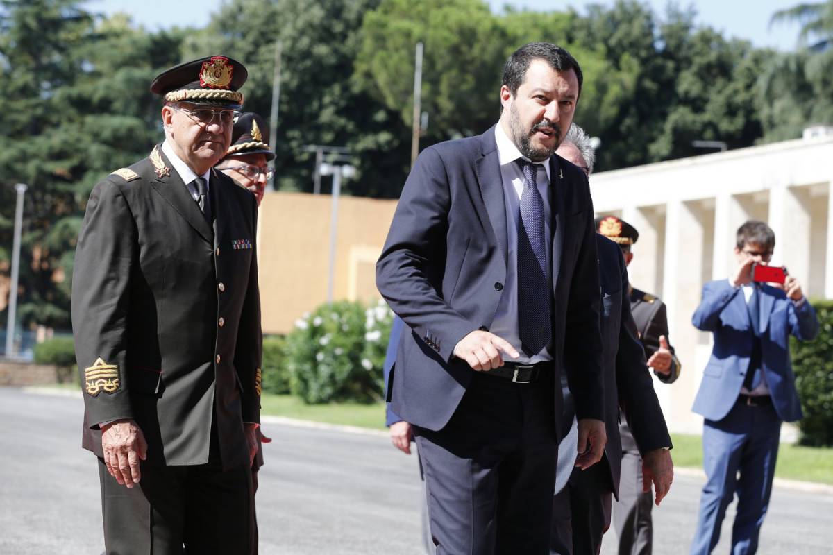 Razzismo, la sinistra lincia Salvini. Ma lui: "I reati dei migranti ​sono l'unico vero allarme"