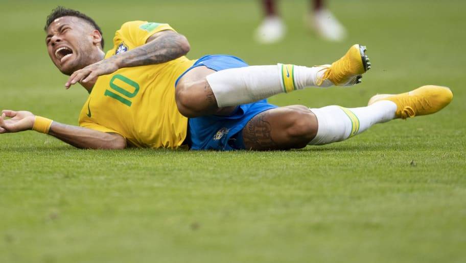 Neymar e le simulazioni ai Mondiali: "A volte esagero, ma in campo e fuori soffro"