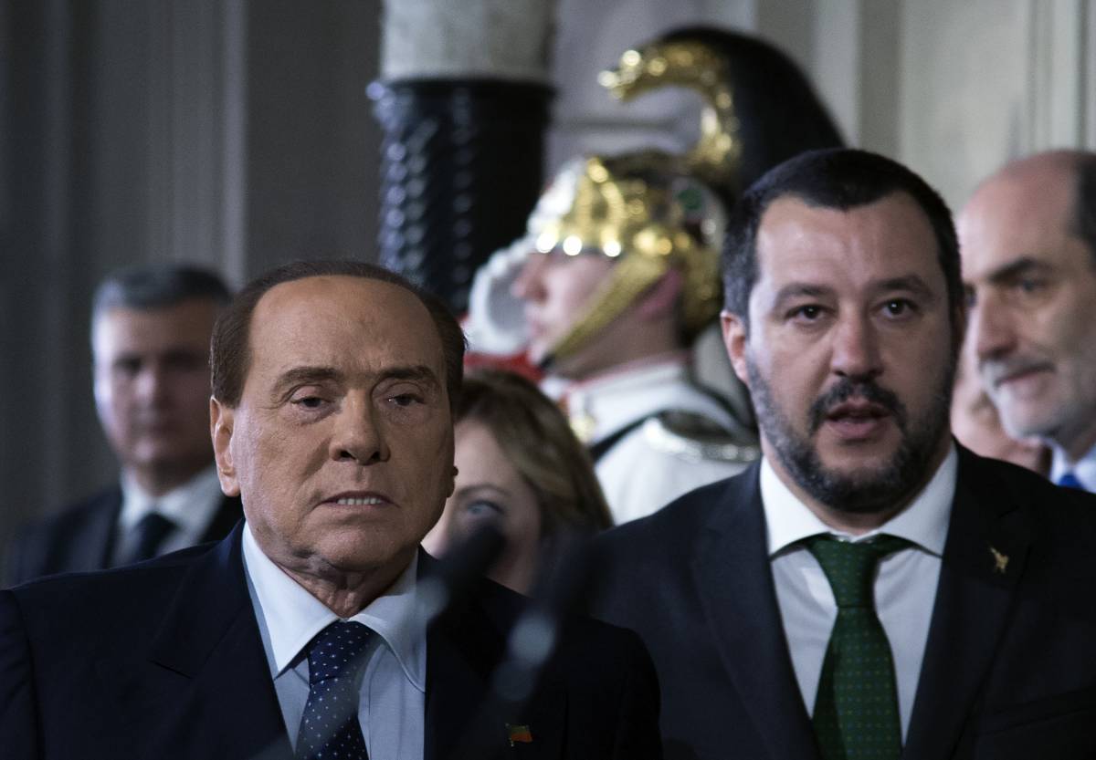 Diciotti, il Cav difende Salvini: "Dai pm indagine assurda"
