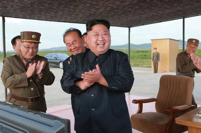 Kim Jong-un invita il Papa: "Lo accoglierò calorosamente"