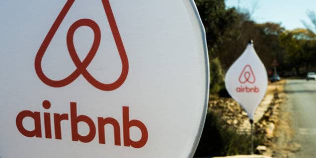 I 10 anni di Airbnb dai materassini alle dimore di lusso