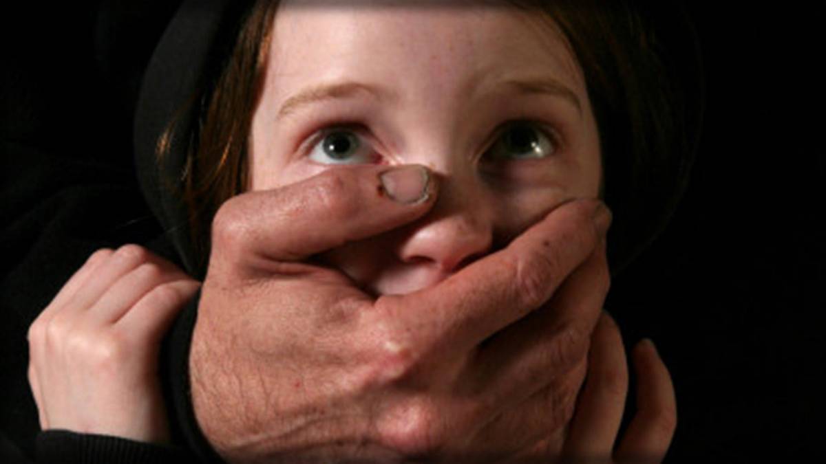 Pedofilia, la testimonianza choc: "Abusata da prete a 11 anni, volevo morire"