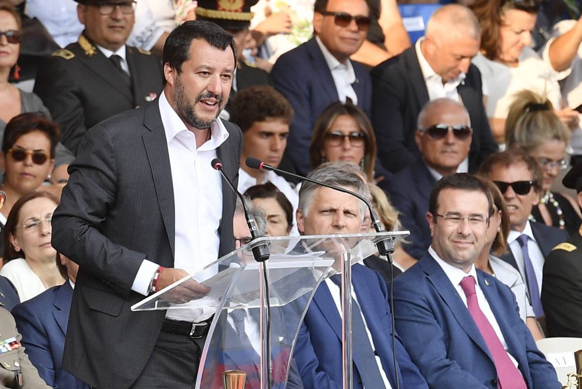Salvini attacca Asia Argento: "Questa mi insultava? ​Mamma che tristezza"
