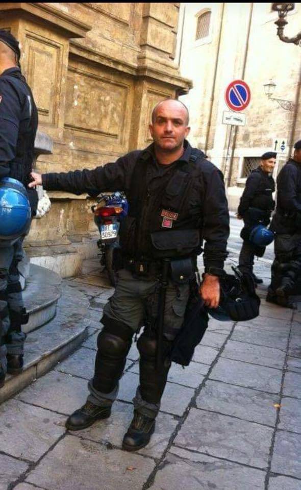 Reggio Calabria, poliziotto salva immigrato dal suicidio