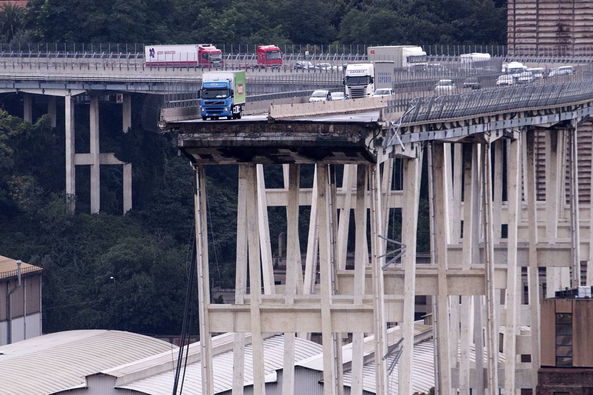 Genova, Rixi:"Viadotto sarà demolito" ​Ed è caos sulla viabilità
