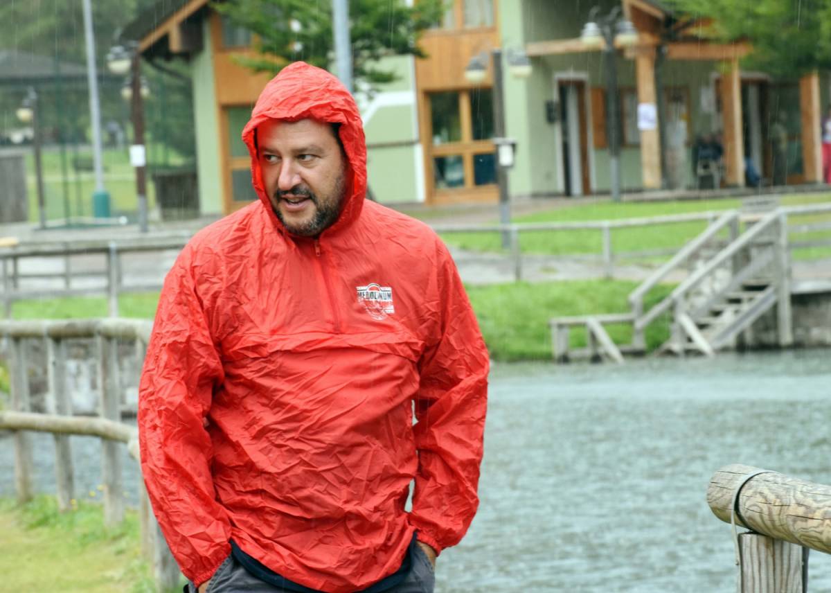 Salvini, spunta un'altra accusa: il pm contesta il sequestro di minori