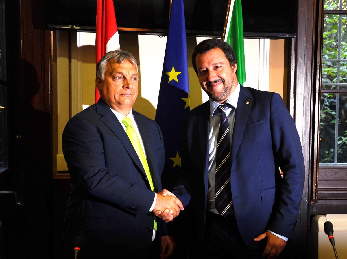 Orban incorona Salvini "Sei il mio eroe, insieme fermeremo i migranti"