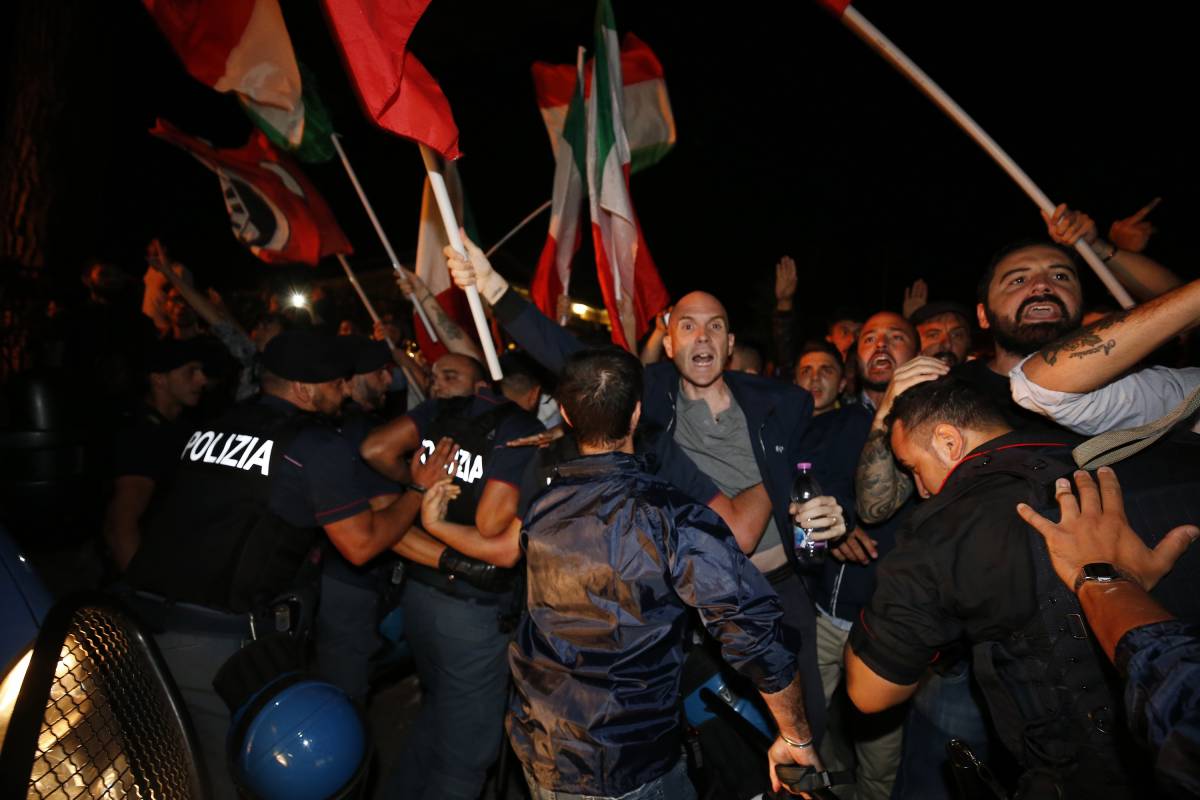 Tensioni a Rocca di Papa, proteste di CasaPound al centro di accoglienza