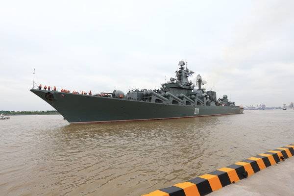 Missili ucraini sul Mar Nero: l'esplosione sull'incrociatore russo