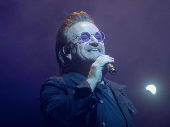 U2, il leader della band irlandese perde la voce durante una tappa del tour