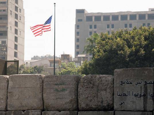 Cairo, uomo lancia bomba contro l'ambasciata Usa