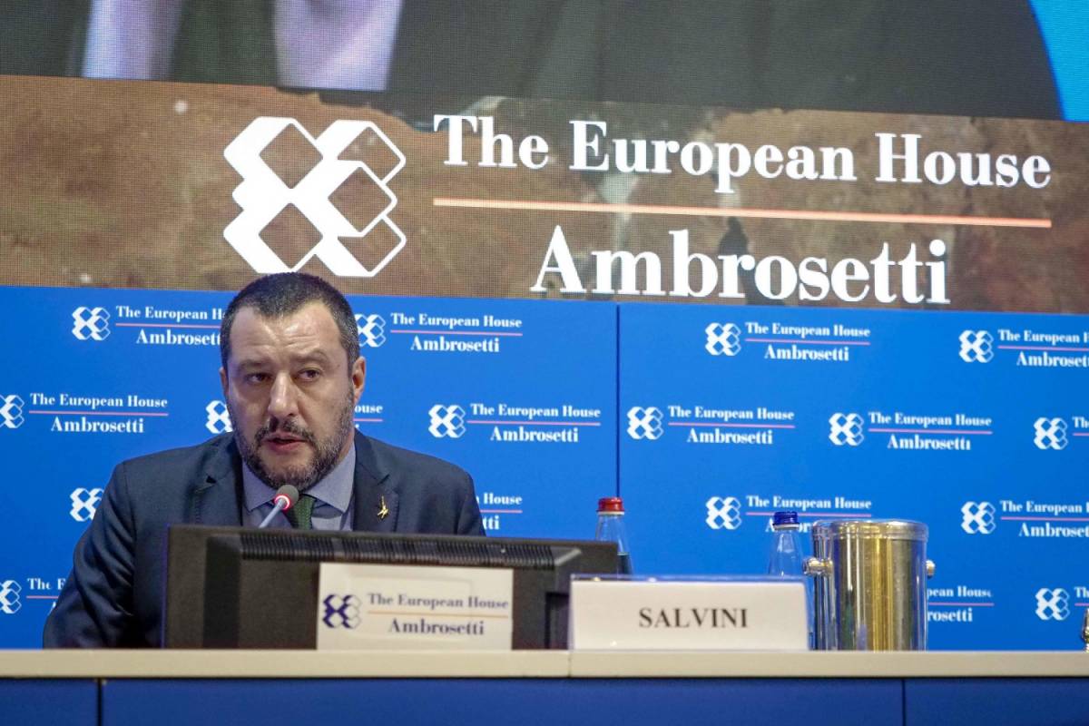 Ora Salvini smorza i toni: "Nessun golpe giudiziario"