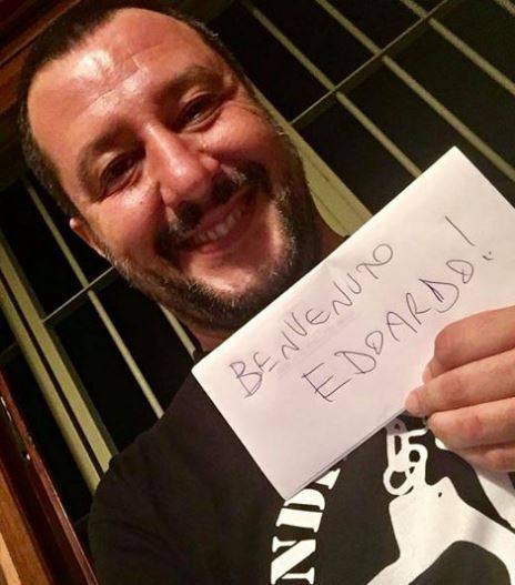 La gioia incontenibile di Salvini: "È nato Edoardo"