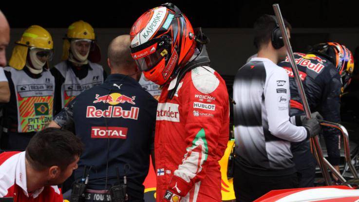 Formula Uno, Raikkonen urta una macchina parcheggiata: multato in Svizzera