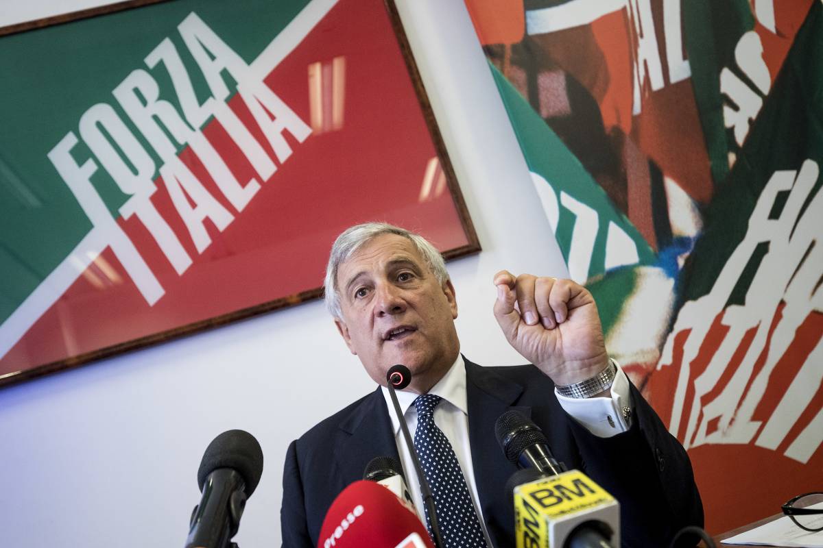Tajani frena l'attacco di Moscovici "Basta insulti, Italia democratica"
