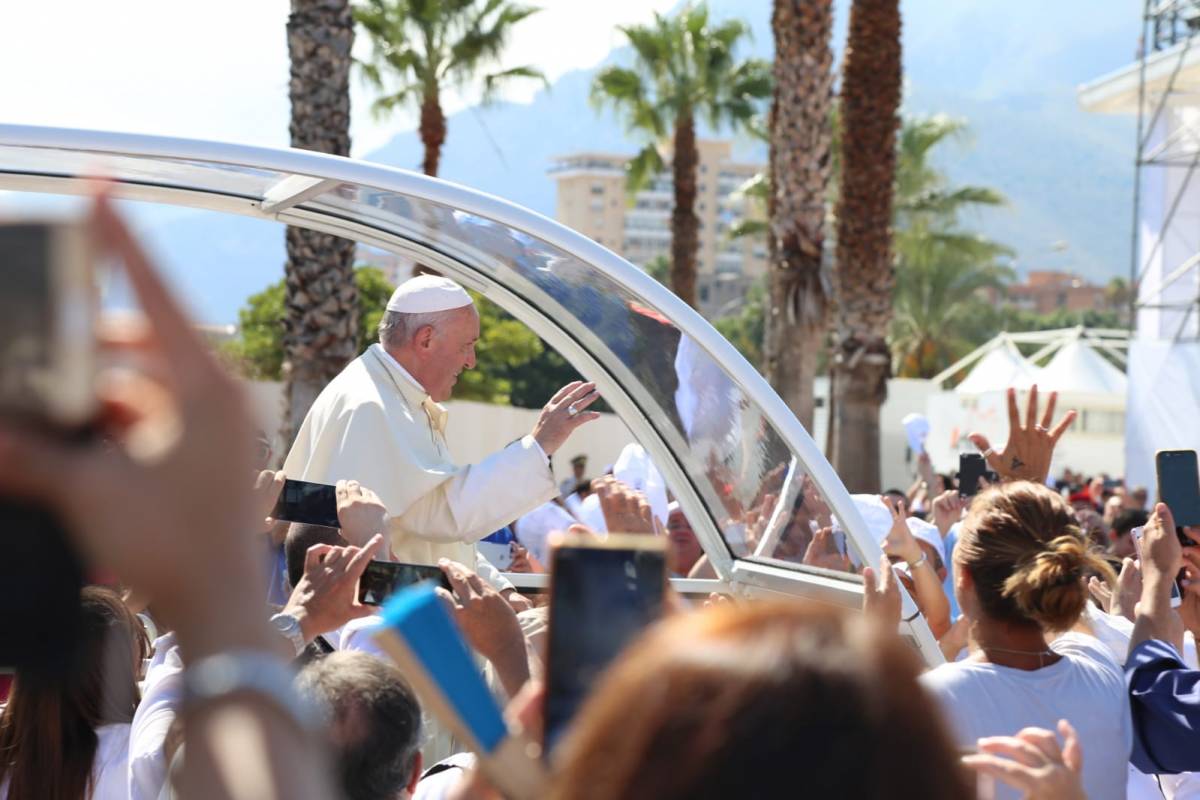 Il Papa ha salutato Palermo: "Non si può credere in Dio ed essere mafiosi" 