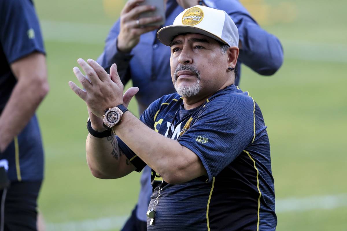 Guai fisici per Maradona: l'artrosi alle ginocchia mette ko l'ex Pibe de Oro
