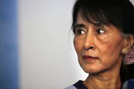 Sette anni di carcere per aver criticato Aung San Suu Kyi su Facebook