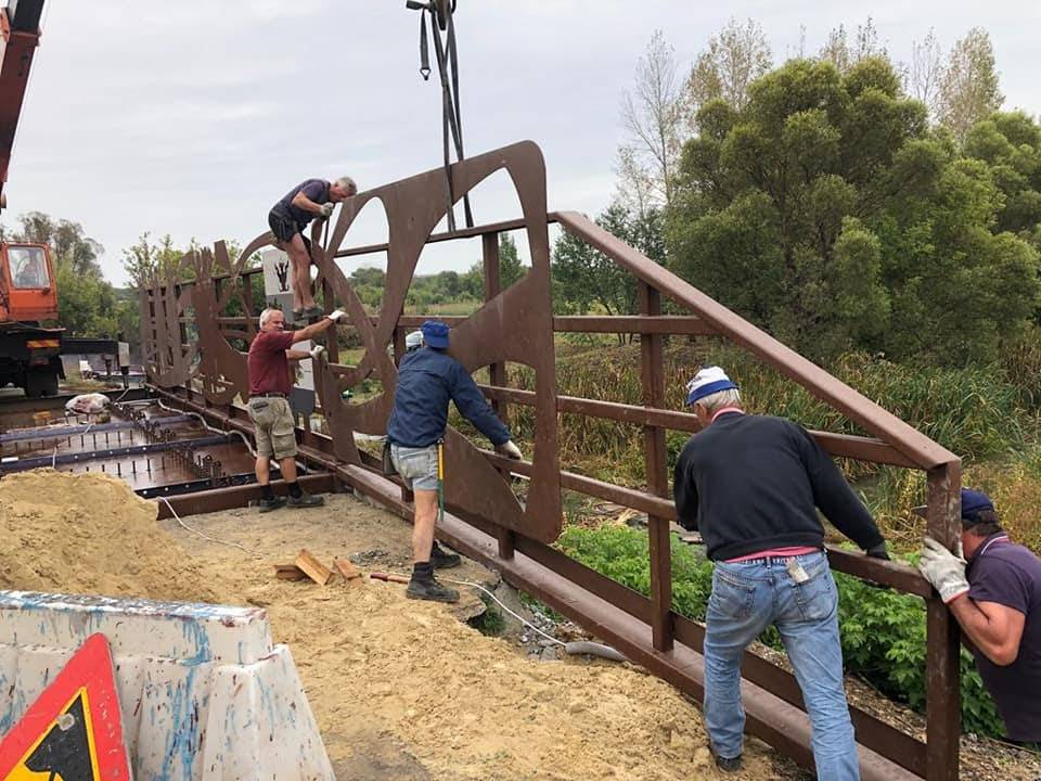 Il Ponte dell'Amicizia ricostruito dagli alpini sulla via della ritirata