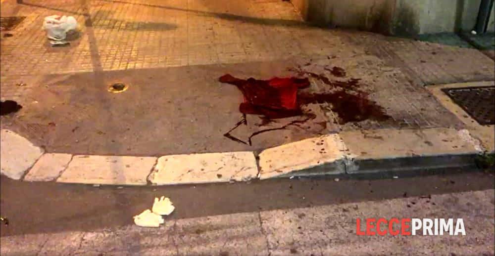 Lecce, violenta rissa tra 20 immigrati: uomo accoltellato alla gola