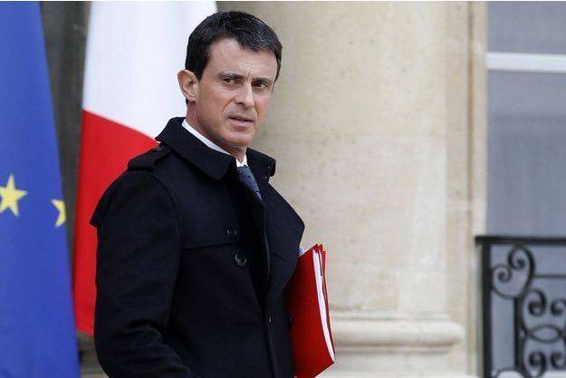 Valls, ex primo ministro francese, vuole candidarsi a sindaco di Barcellona