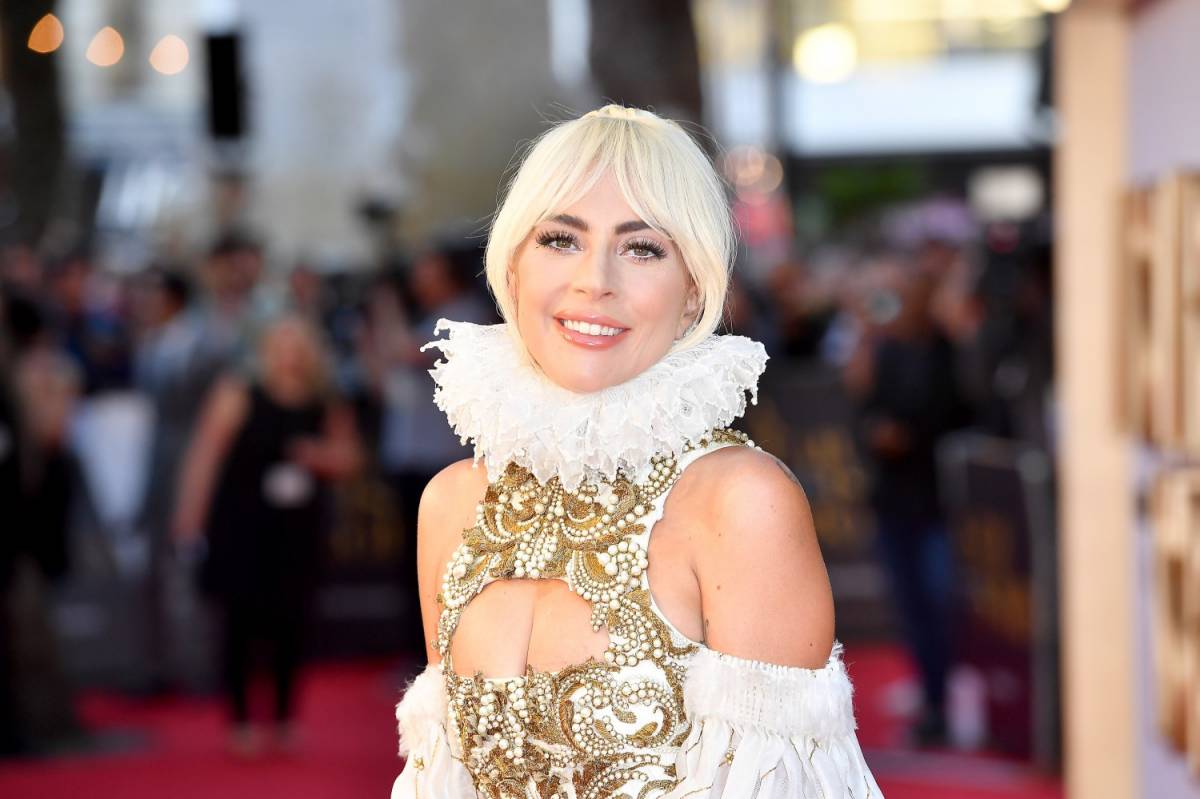 Lady Gaga, scollatura hot per "È nata una stella"