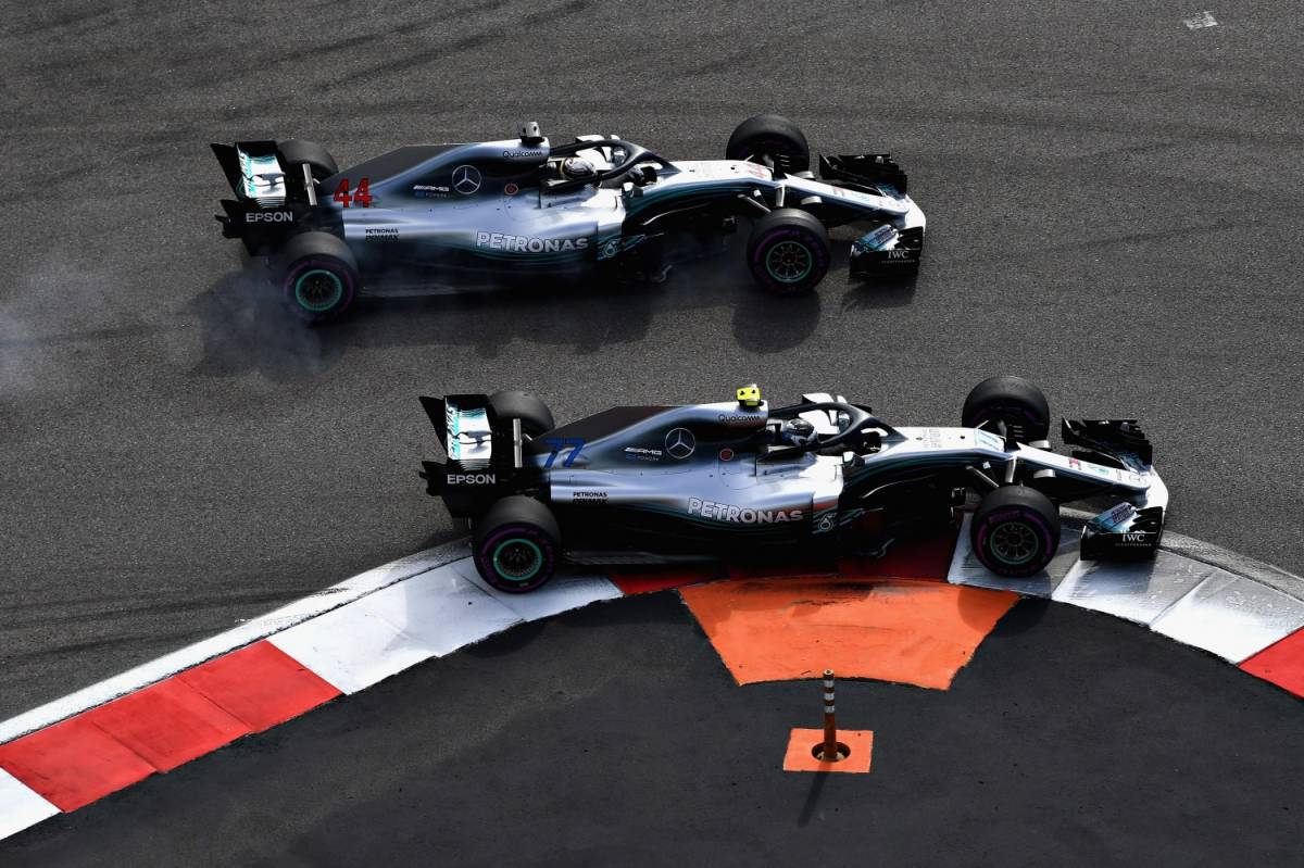 Formula Uno, Sochi: Hamilton vince con polemica davanti a Bottas e Vettel