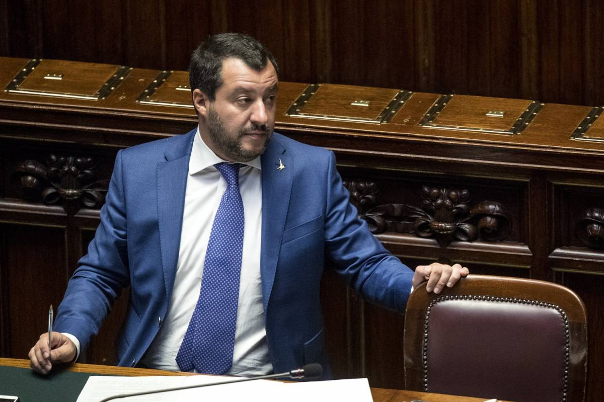 Salvini riferisce alla Camera. Bagarre con la Carfagna