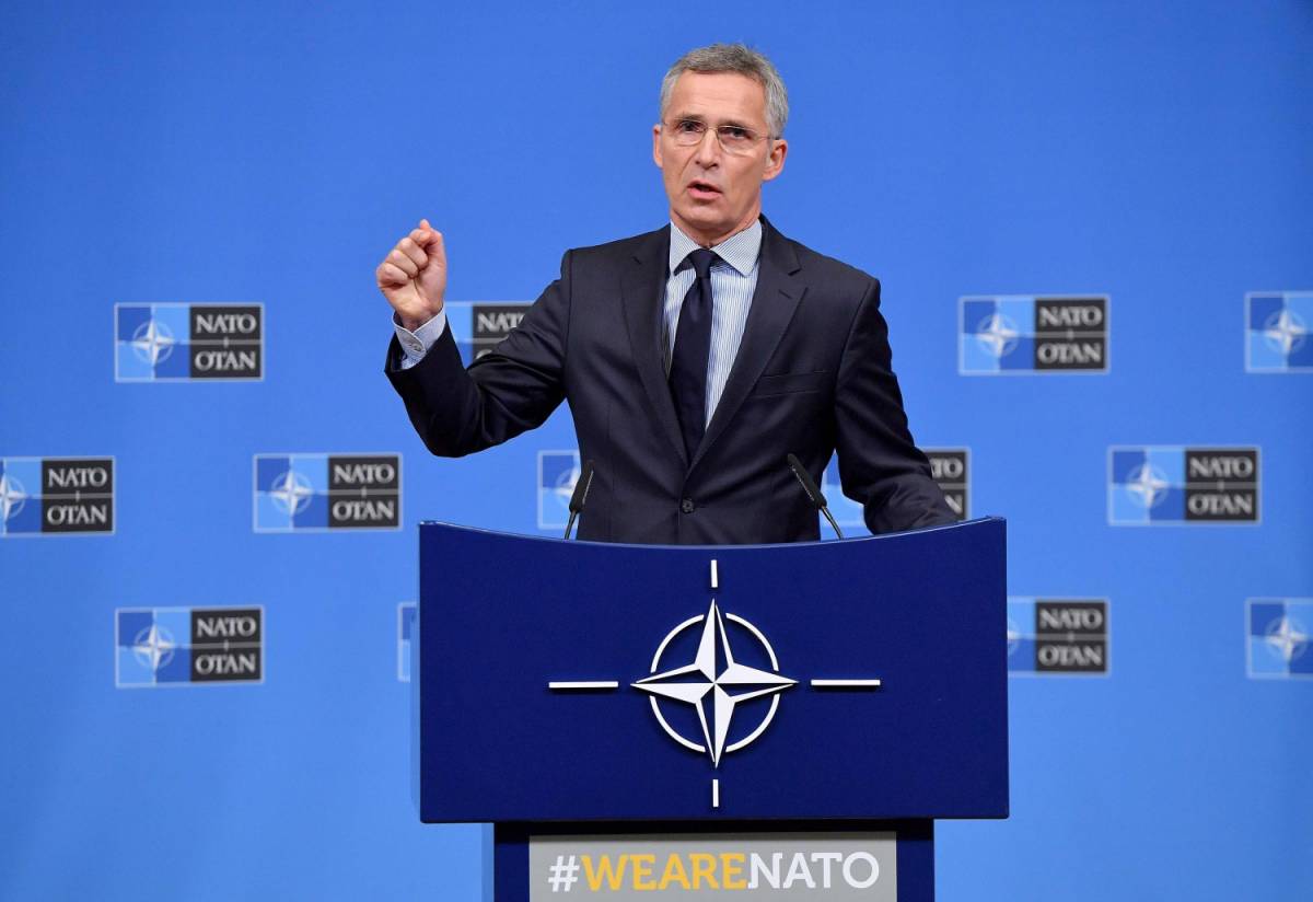 Il segretario della Nato: "Intervento in Libia pronto ma non c'è l'unanimità"