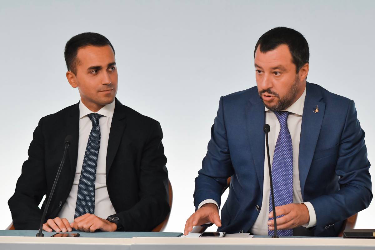 Il governo ha le ore contate. Testate tra Salvini e Di Maio