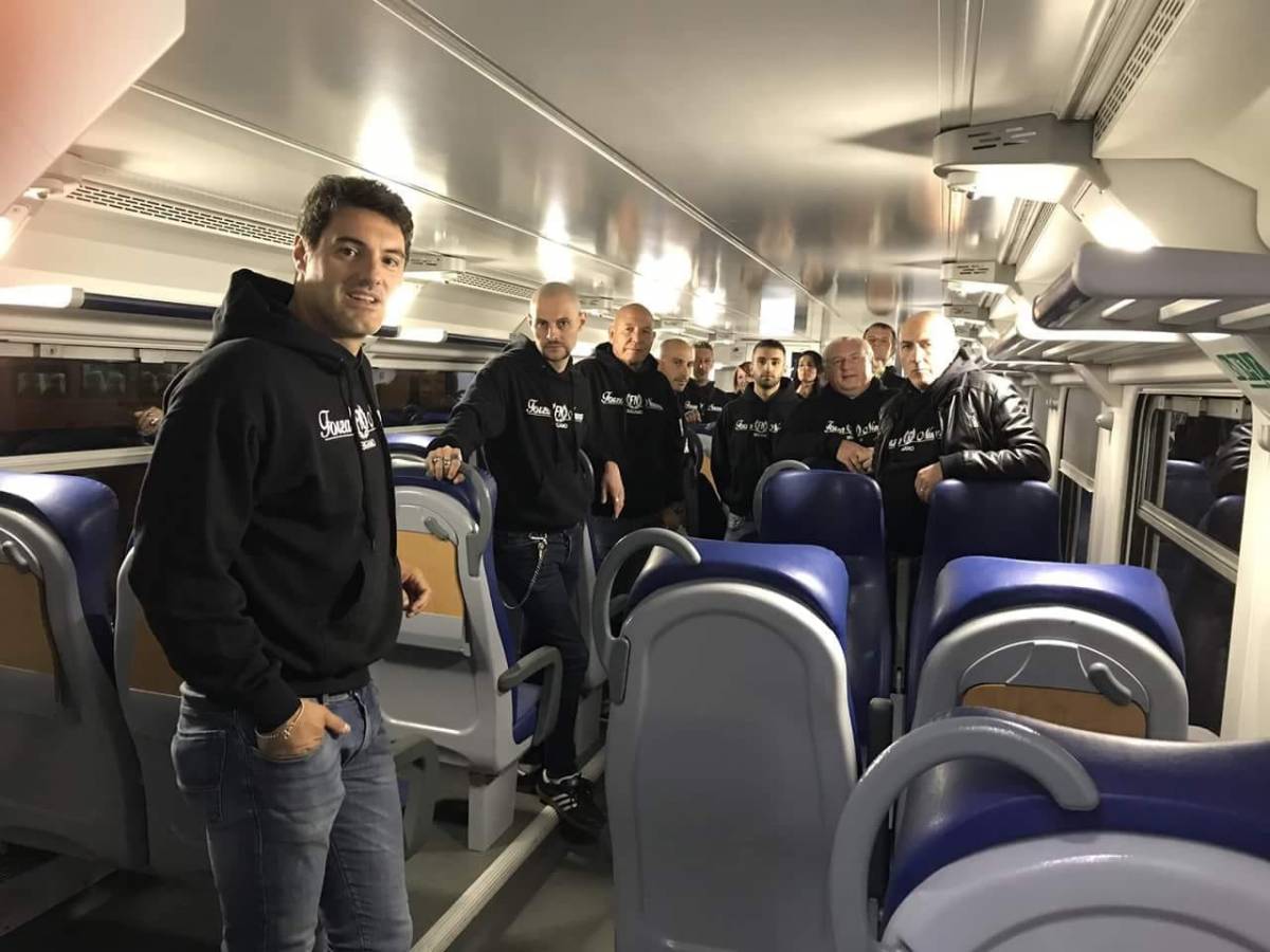 Le ronde di Forza Nuova su treni della Lombardia