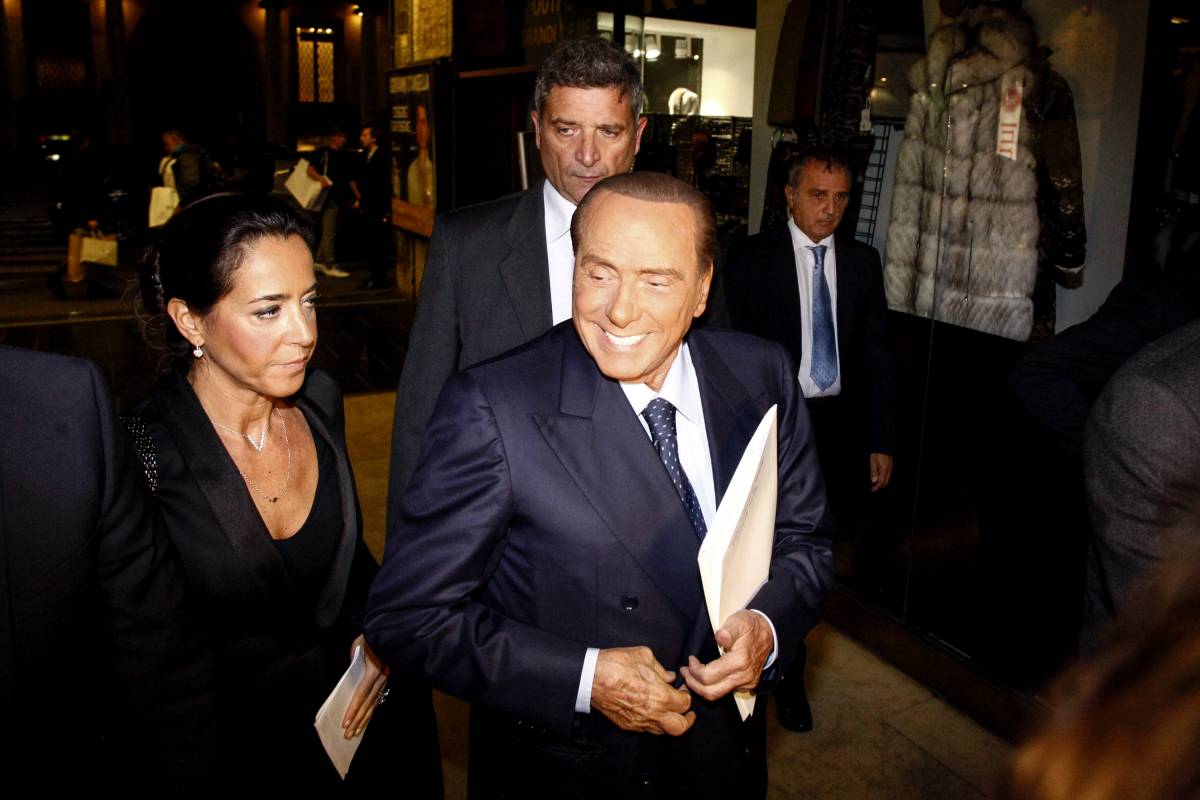 Berlusconi: "C'è atmosfera pesante  da anticamera dittatura"