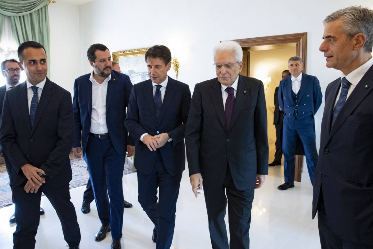 Salvini vs Mattarella: lo scontro per la fiducia degli italiani