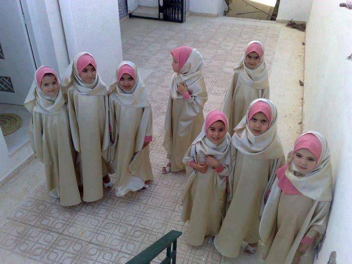 L'hijab venduto alle bimbe di 3 anni