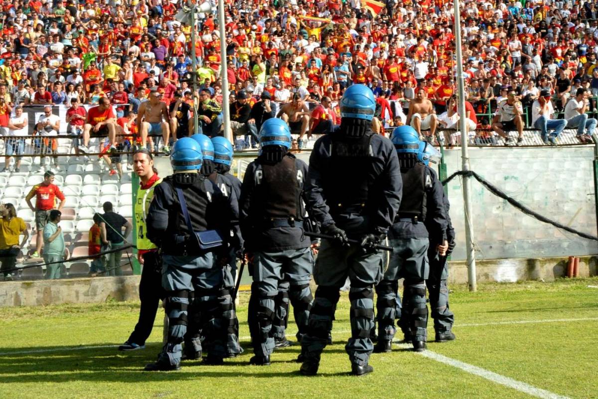 Stretta di Salvini sulla Serie A: ​i club pagheranno i poliziotti