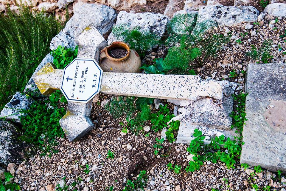 Israele, cristiani nel mirino: "Cimiteri profanati e croci distrutte"