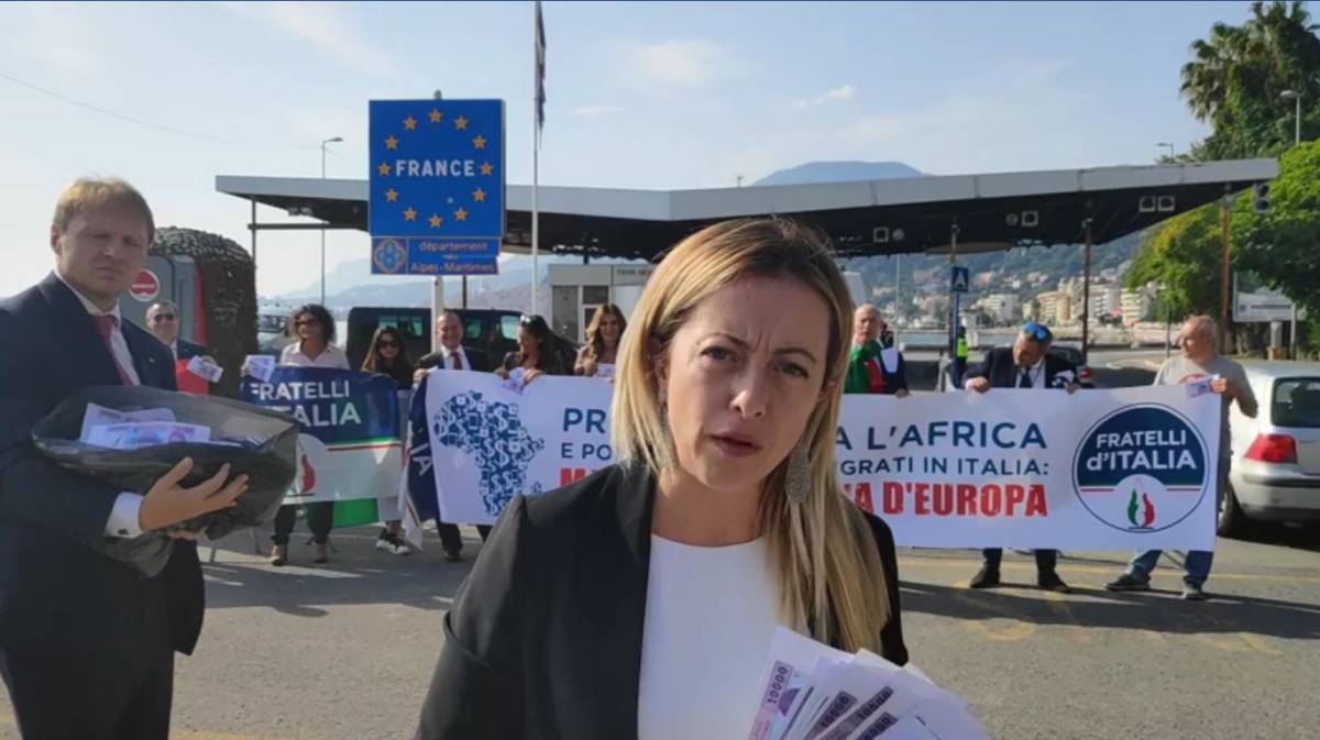 Il blitz di Giorgia Meloni al confine con la Francia: "Macron sfrutta l'Africa"