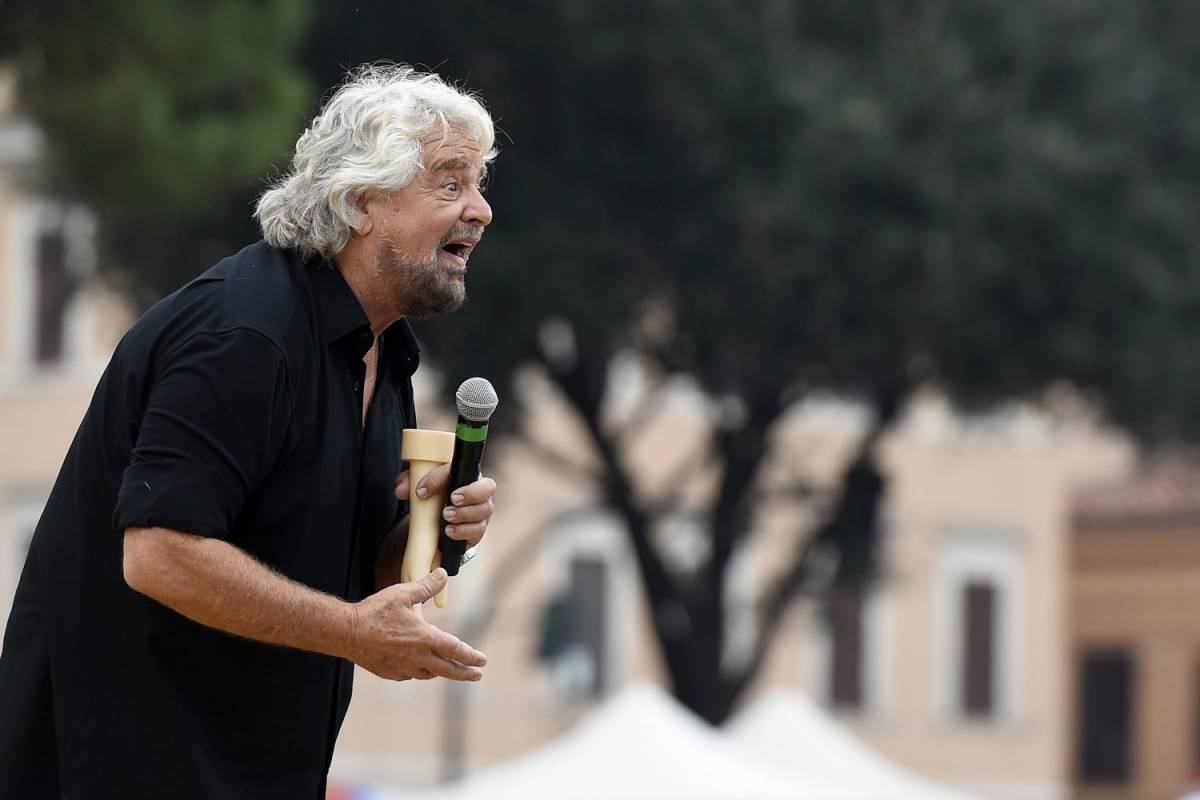 Grillo insulta la piazza del "Sì Tav": "I borghesucci sono tornati"