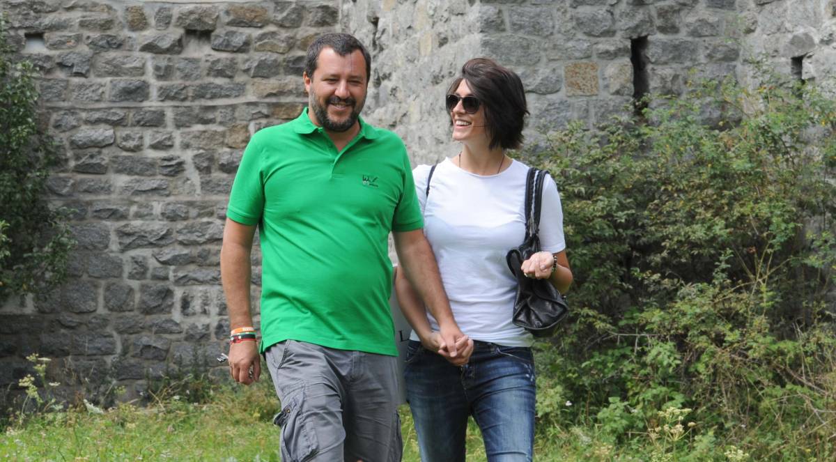 L'indiscrezione: "Salvini e la Isoardi si sono lasciati. Il ministro le aveva già sbattuto fuori i vestiti"