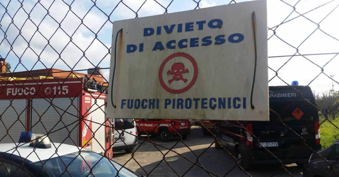 Lecce, esplode fabbrica di fuochi d’artificio: muore diciannovenne