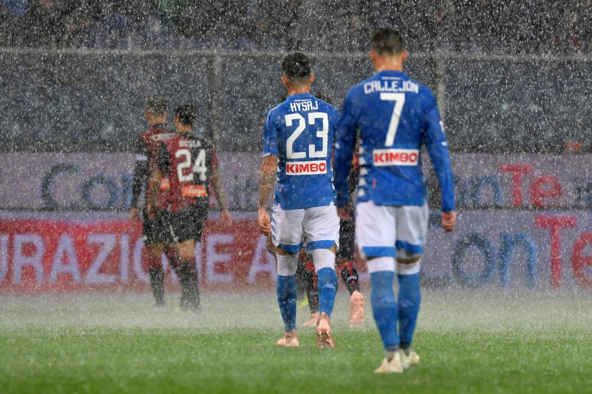 Il Napoli vince sotto il nubifragio a Marassi: Genoa ko 2-1 nel finale