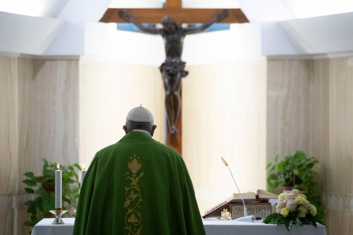 Il collaboratore di Ratzinger: "Modifica Padre Nostro è sbagliata"