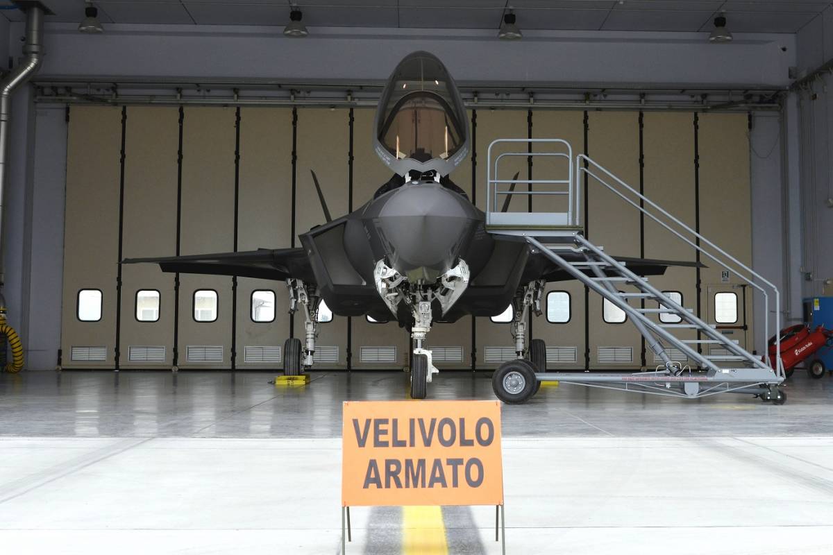 F-35, l'Italia rallenterà le acquisizioni