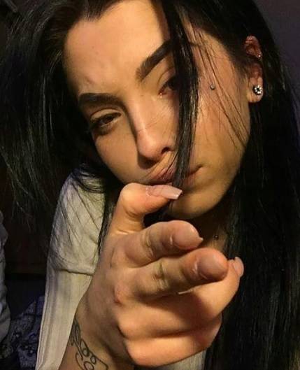 Milano, ragazza 18enne rapina farmacia: "Ci puntava la pistola e ci guardava ridendo"