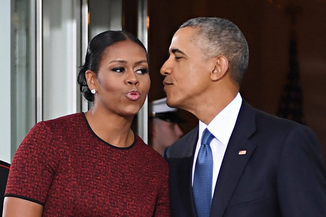Barack Obama recensisce l’autobiografia di sua moglie Michelle