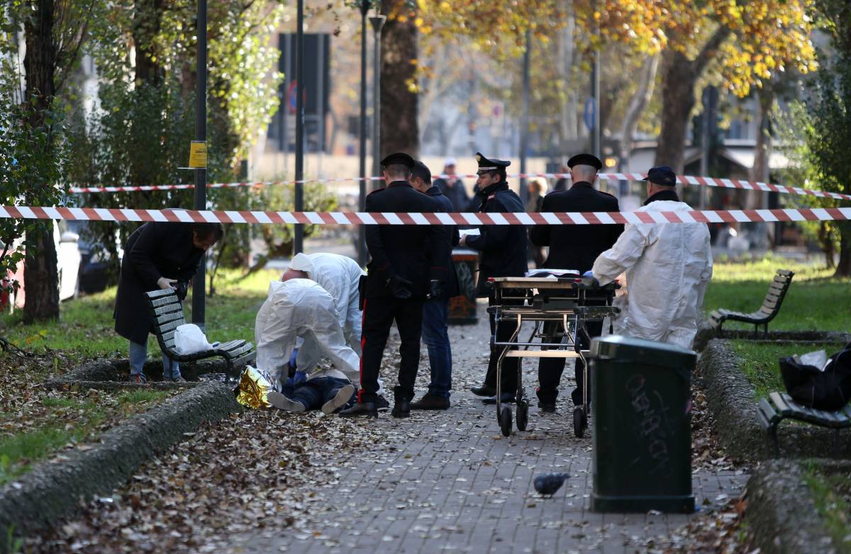 Prima vittima del freddo, clochard albanese trovato morto al parco