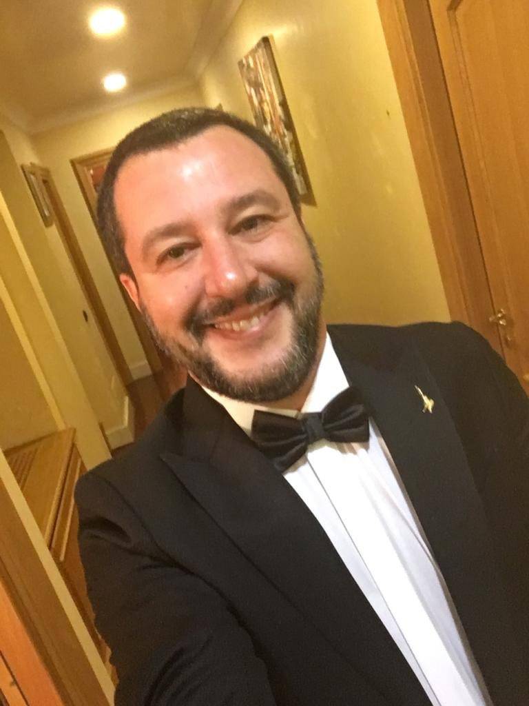 Salvini al Colle in smoking: "Non lo metterò per i prossimi 10 anni"