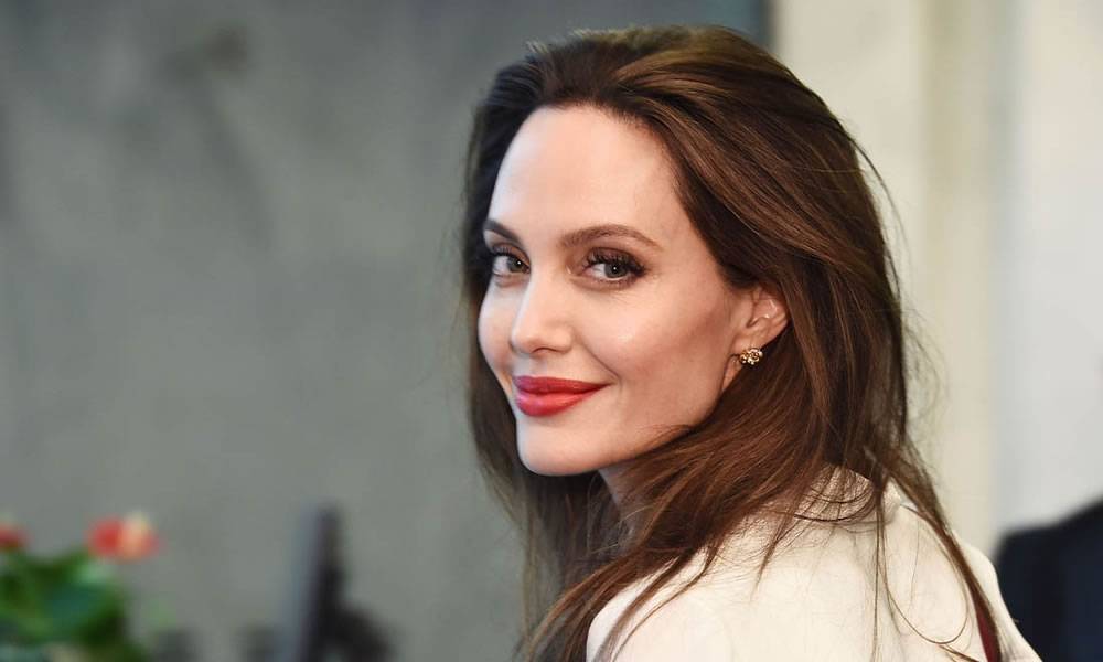 Angelina Jolie contro violenza e pregiudizi: "Sono orgogliosa di sostenere una causa di questa portata"