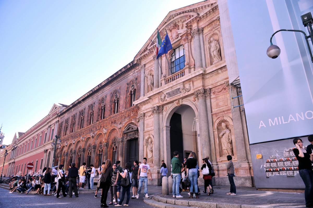 Molestie e ricatti sessuali alle studentesse: docente condannato