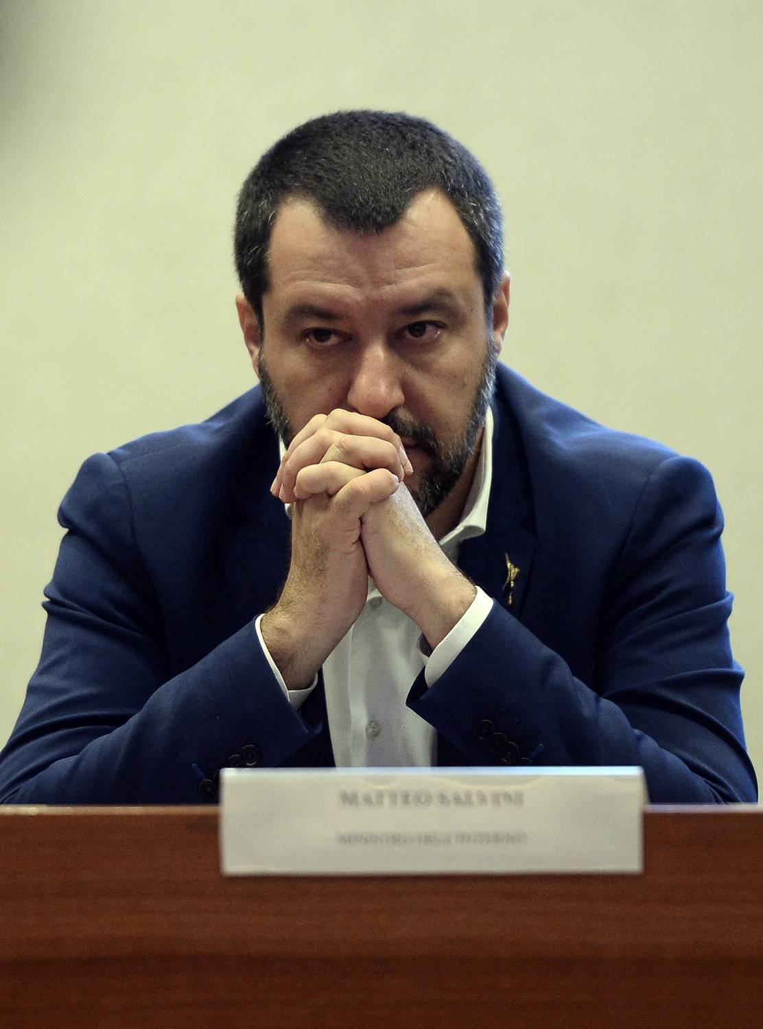 Dl Sicurezza, Salvini deride così l'Anpi :"Nostalgici bandiere rosse"